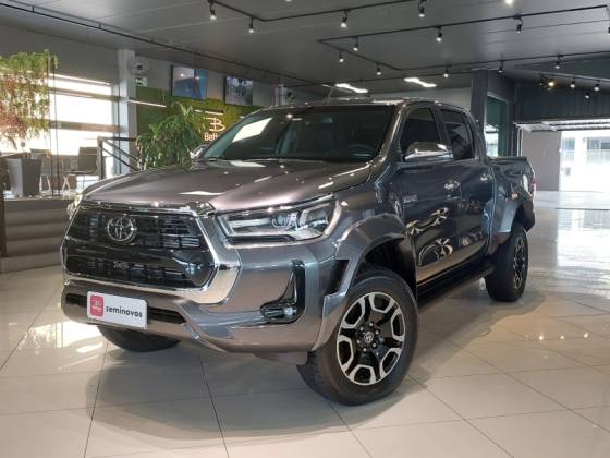 TOYOTA HILUX 2.8 D-4D TURBO DIESEL CD SRX PLUS 4X4 AUTOMÁTICO TOYOTA HILUX 2.8 D-4D TURBO DIESEL CD SRX PLUS 4X4 AUTOMÁTICO